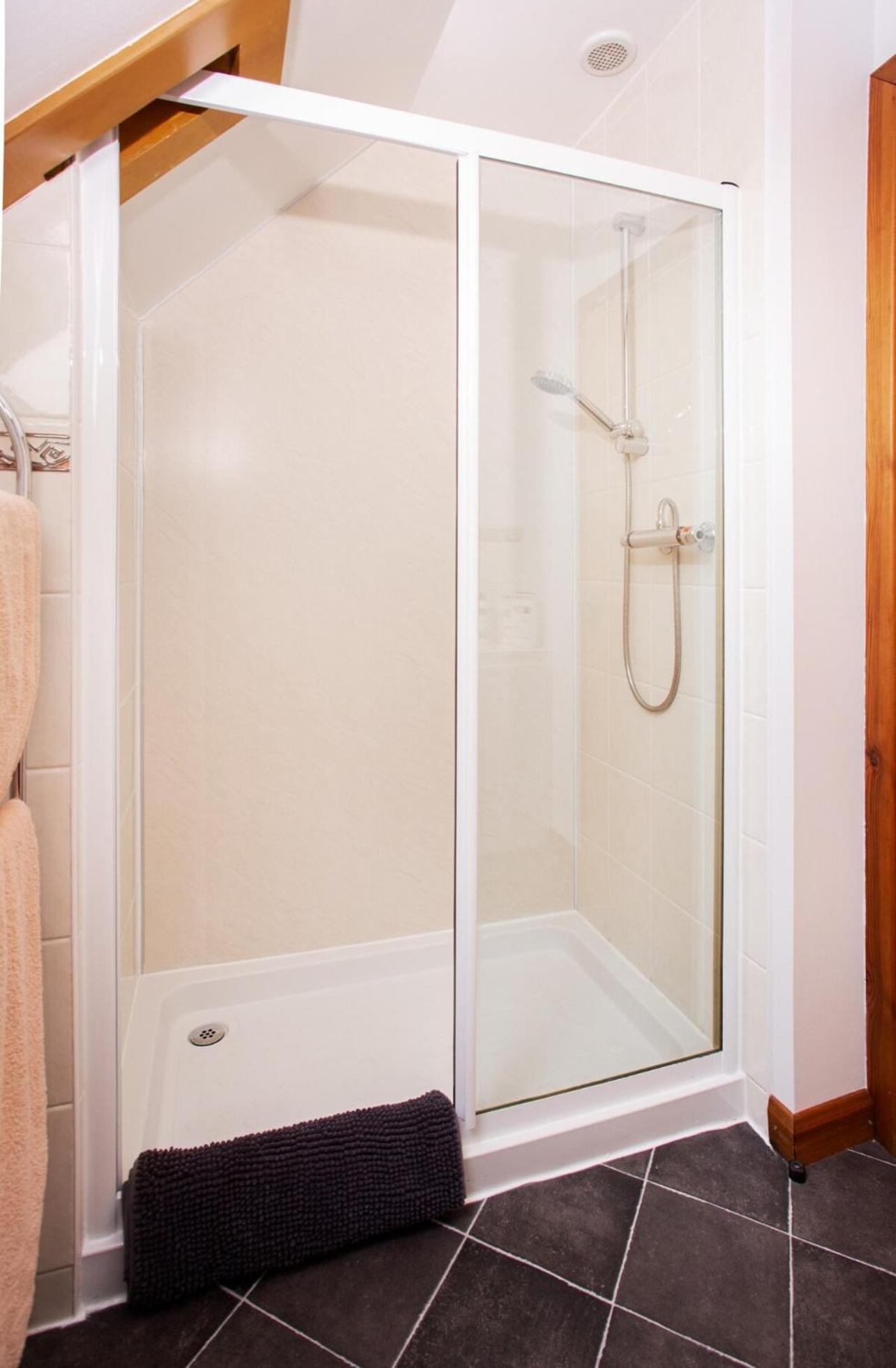 Beechwood Lodge Guesthouse Alness Ngoại thất bức ảnh